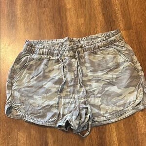 American Eagle Outfitters Gray Camouflage Women's Athletic Shorts